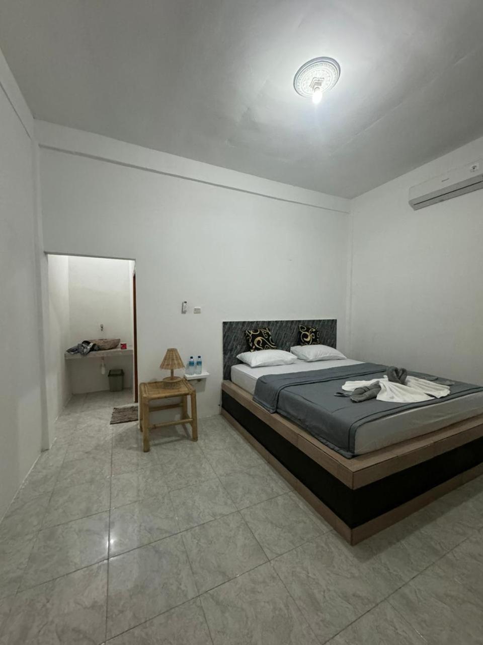 Black Sweet Homestay Dua Gili Air Bagian luar foto