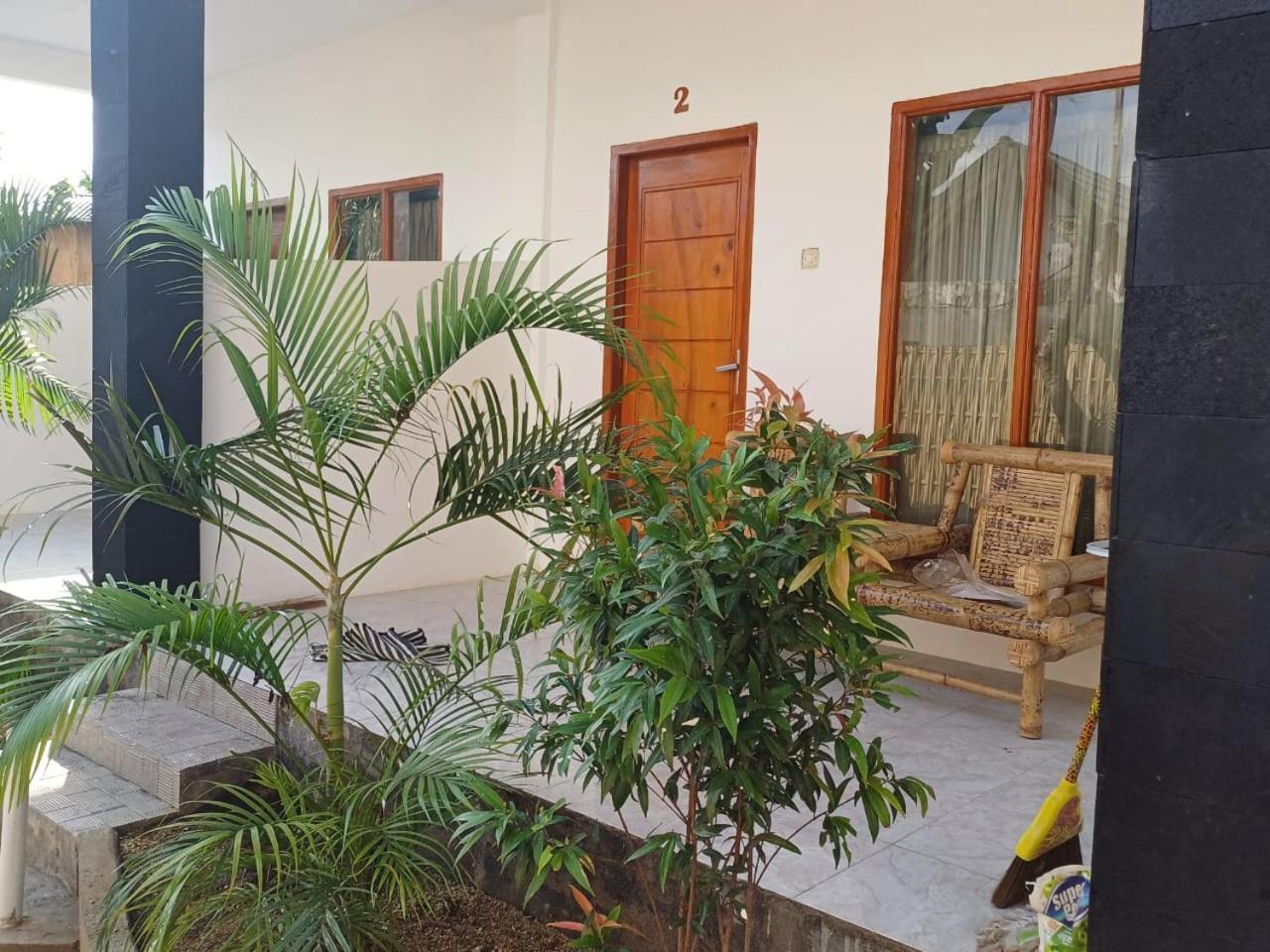 Black Sweet Homestay Dua Gili Air Bagian luar foto