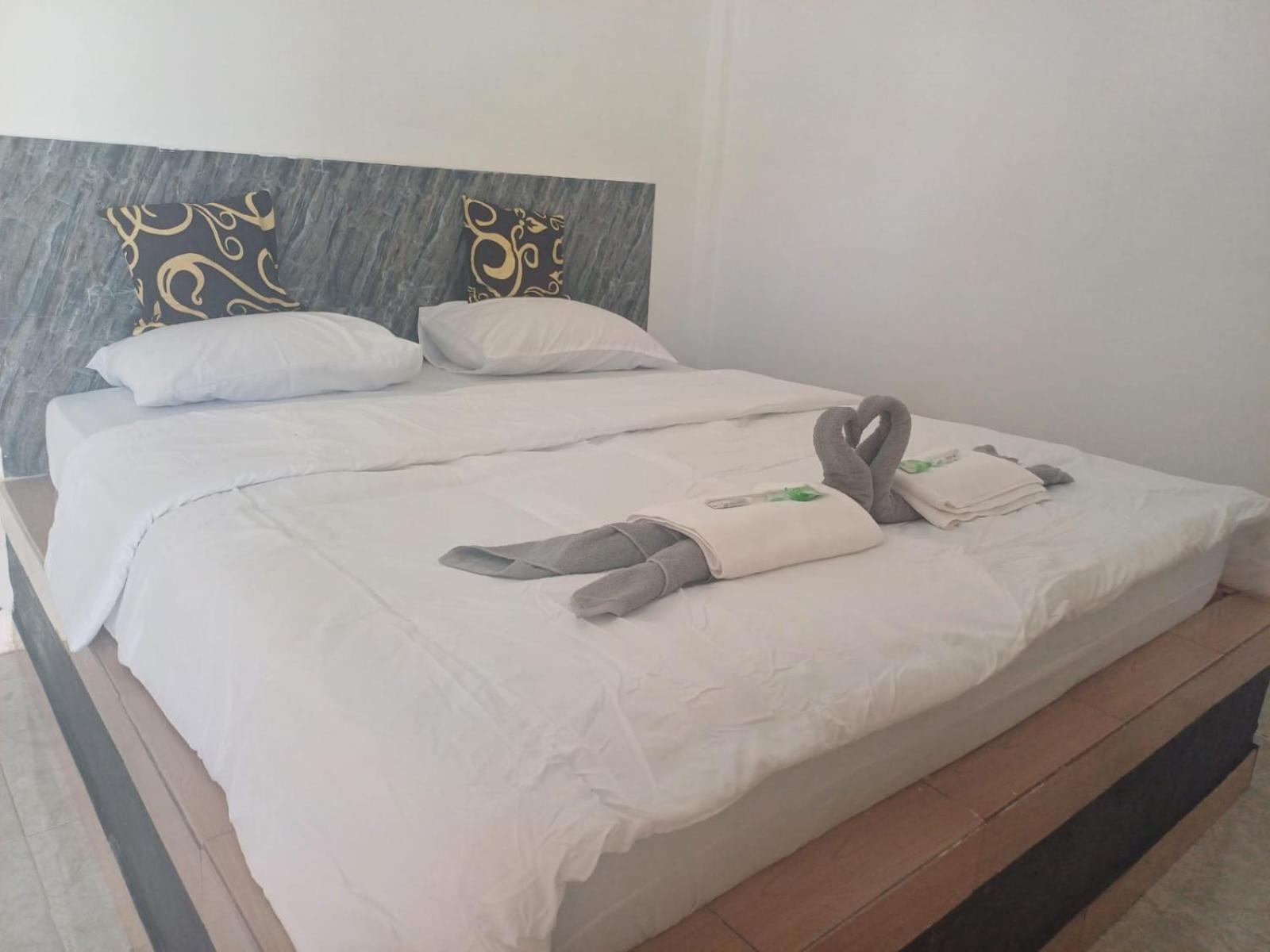 Black Sweet Homestay Dua Gili Air Bagian luar foto